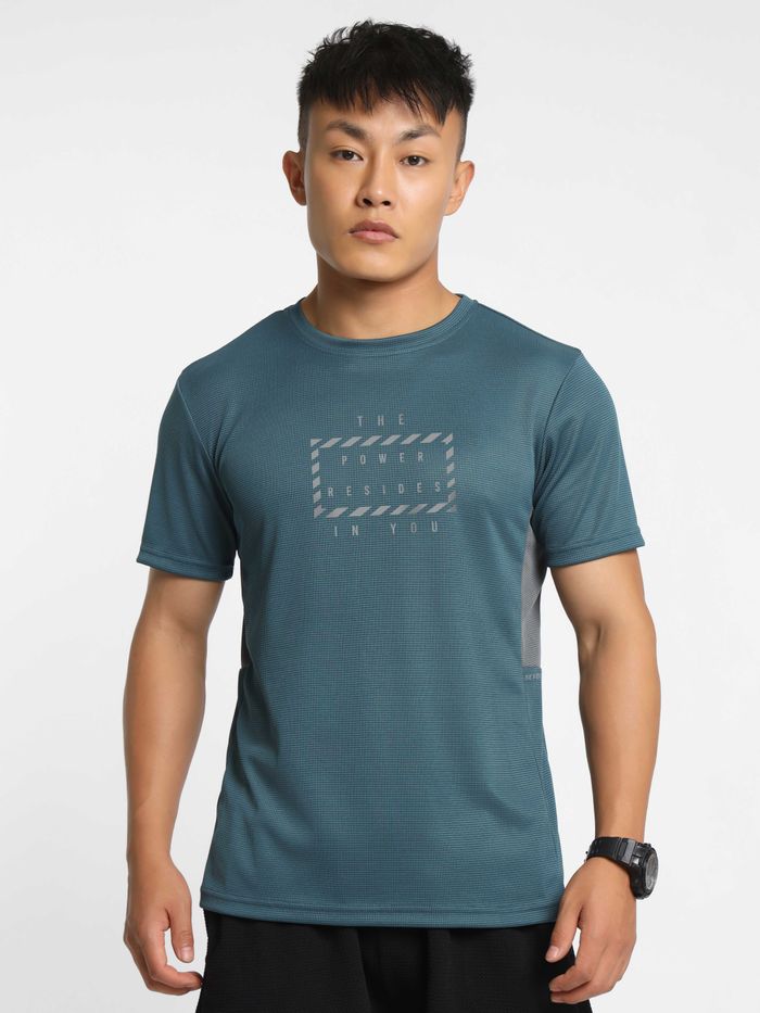 https://www.beyoung.in/api/cache/catalog/products/cool_rush_new_10_9_2022/dazzled_blue_empowered_men_active_t-shirt_base_10_06_2023_700x933.jpg