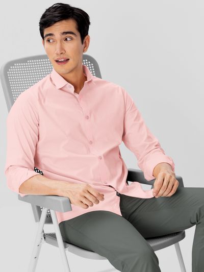 https://www.beyoung.in/api/cache/catalog/products/shirt_squre_image_update_14_3_2022/soft_pink_cotton_solid_shirts_for_men_base_29_07_2023_400x533.jpg