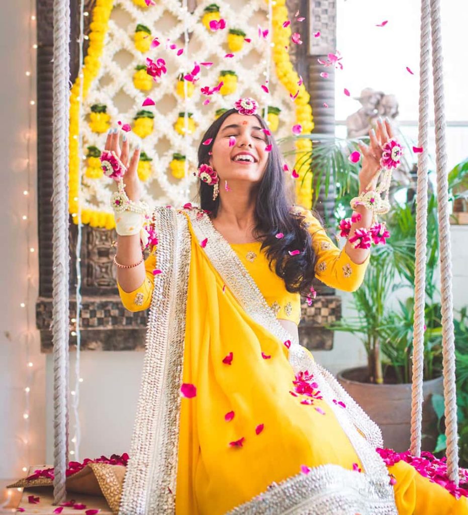 15 Gorgeous Haldi Outfits On Real Brides To Inspire You! – WedBook |  Mehendi ceremony outfits, Haldi outfit for bride, Haldi ceremony outfit