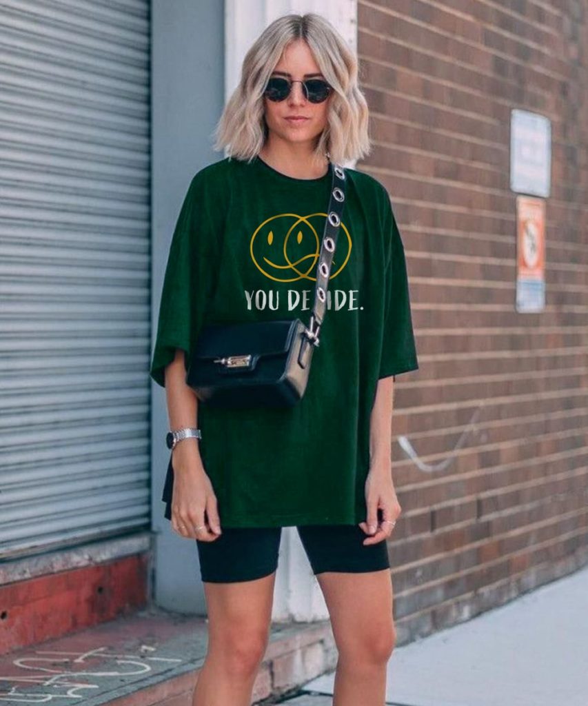 How to Style an Oversized T-Shirt: The Best Tips