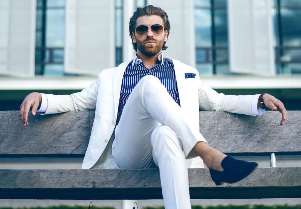 10 White Blazer Outfits For Men That Will Make Heads Turn