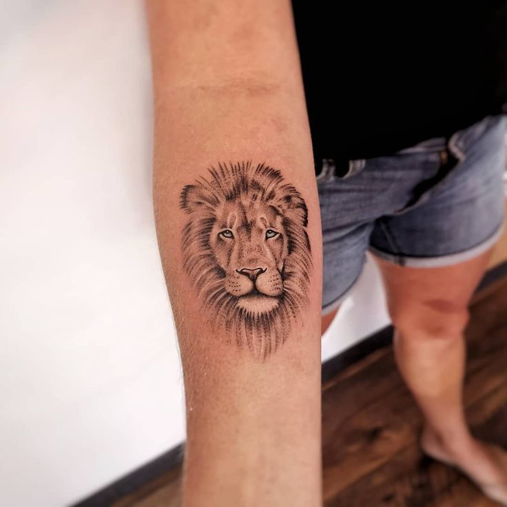 Small Lion Tattoo for Men 